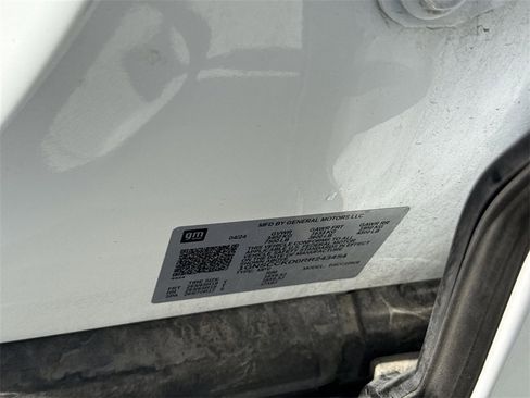 Used 2024 Chevrolet Suburban LT image 32