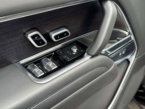 Certified 2025 Land Rover Range Rover SE AWD/4WD image 20