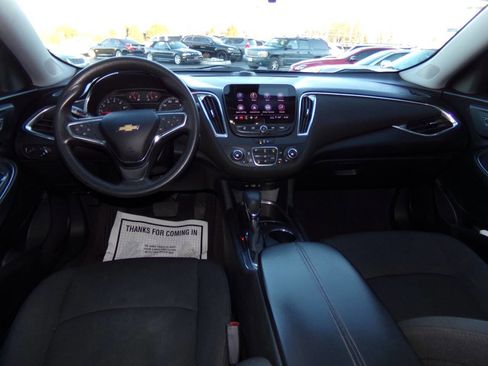 Used 2021 Chevrolet Malibu LT image 18