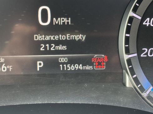 Used 2024 Toyota Highlander XLE image 8