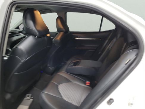 Certified 2022 Toyota Camry SE image 9