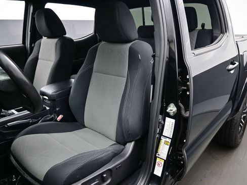 Used 2020 Toyota Tacoma TRD Sport RWD image 12