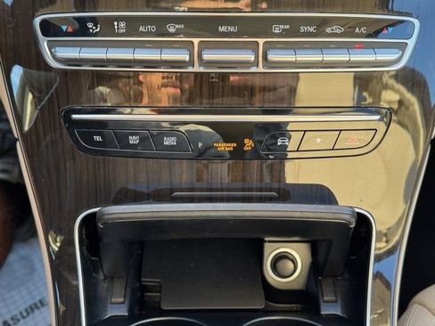 Used 2020 Mercedes-Benz GLC 300 w/ Parking Assistance Package image 22