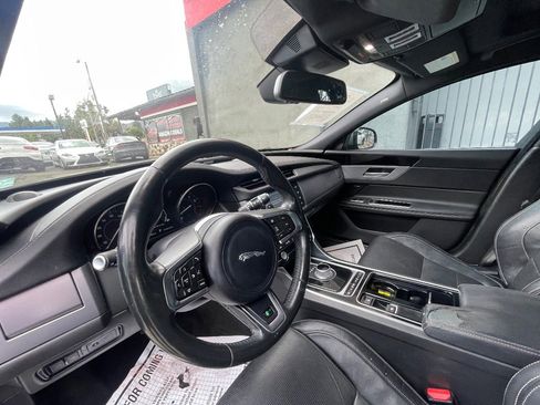 Used 2016 Jaguar XF R-Sport image 11