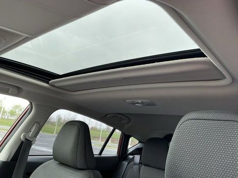 Used 2024 Subaru Crosstrek 2.0i Premium image 17