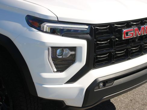 Used 2025 GMC Canyon Elevation w/ Convenience Package image 9