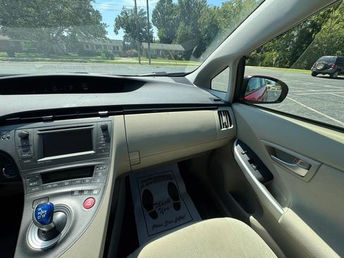 Used 2014 Toyota Prius Three FWD image 24