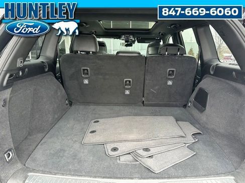 Used 2023 Jeep Grand Cherokee Overland w/ Luxury Tech Group IV image 9