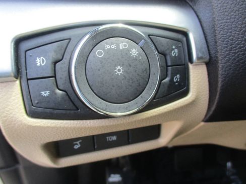 Used 2017 Ford Explorer Limited w/ Equipment Group 301A FWD image 17