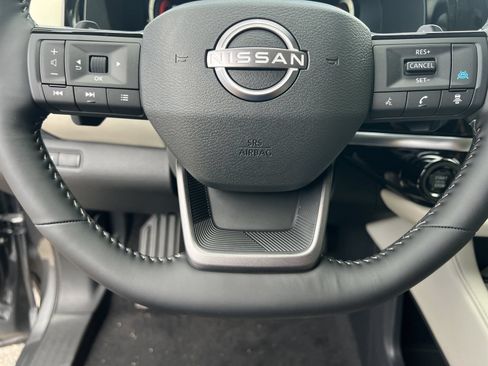 New 2026 Nissan Pathfinder SL FWD image 9