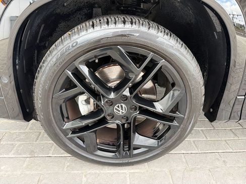 Used 2025 Volkswagen Tiguan SE R-Line AWD/4WD image 27