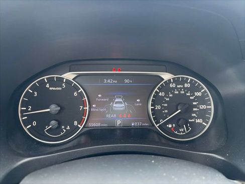 Used 2025 Nissan Altima 2.5 SV FWD image 11