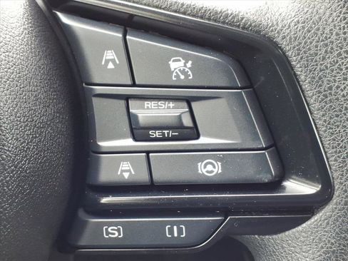 Used 2024 Subaru Crosstrek 2.0i Premium image 28