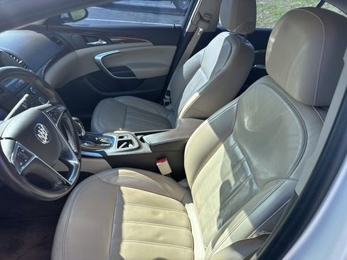 Used 2013 Buick Regal Leather image 10