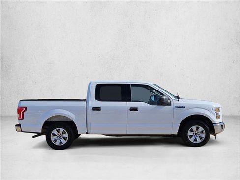 Used 2017 Ford F150 XLT image 4