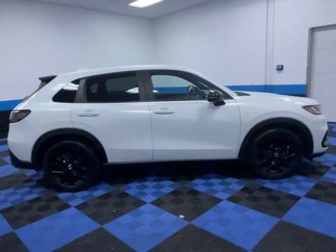 Used 2024 Honda HR-V Sport image 9