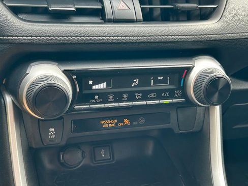 Used 2020 Toyota RAV4 LE image 26