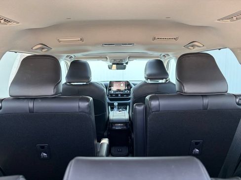 Used 2021 Toyota Highlander XLE w/ Protection Package #3 (TMS) AWD/4WD image 19