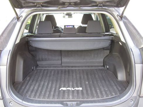 Certified 2024 Toyota RAV4 LE AWD/4WD image 17