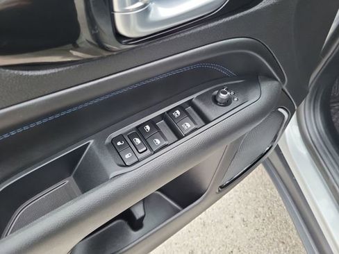 New 2026 Jeep Compass Latitude image 15