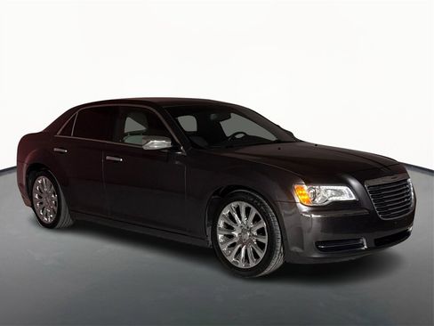 Used 2014 Chrysler 300 Uptown Edition w/ Quick Order Package 22M image 3