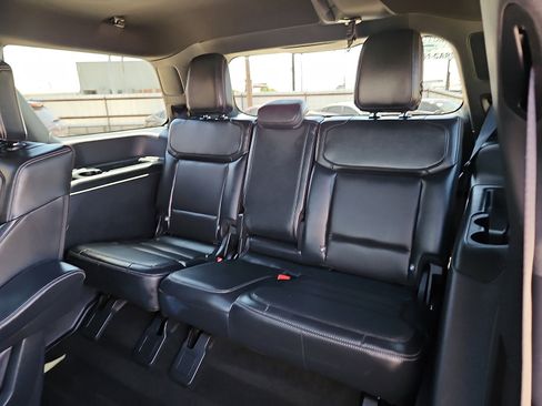 Used 2025 Ford Expedition Platinum w/ Stealth Appearance Package AWD/4WD image 10