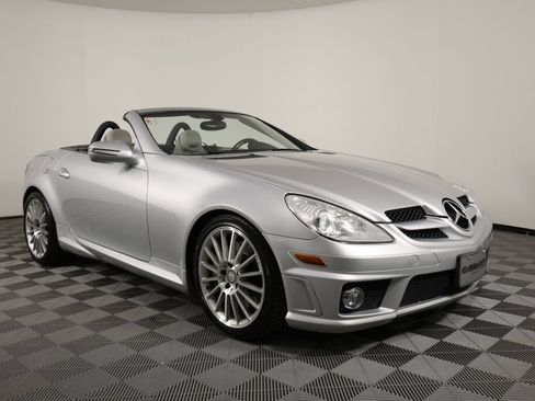 Used 2010 Mercedes-Benz SLK 350 image 2