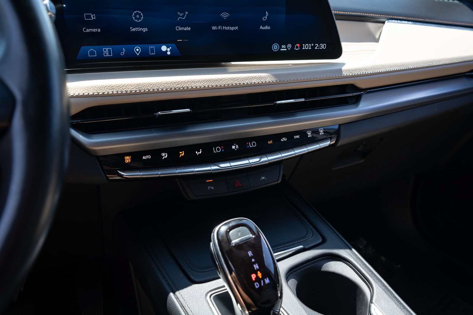 Used 2025 Cadillac XT4 Premium Luxury FWD image 25