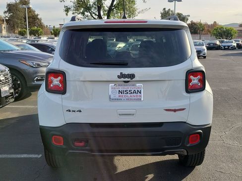 Used 2022 Jeep Renegade Trailhawk w/ Sun/Sound Group image 36