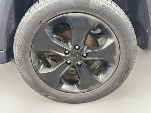 Used 2019 Jeep Compass Latitude AWD/4WD image 30