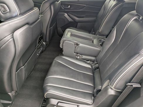 Used 2023 Acura MDX SH-AWD w/ Advance Package image 27