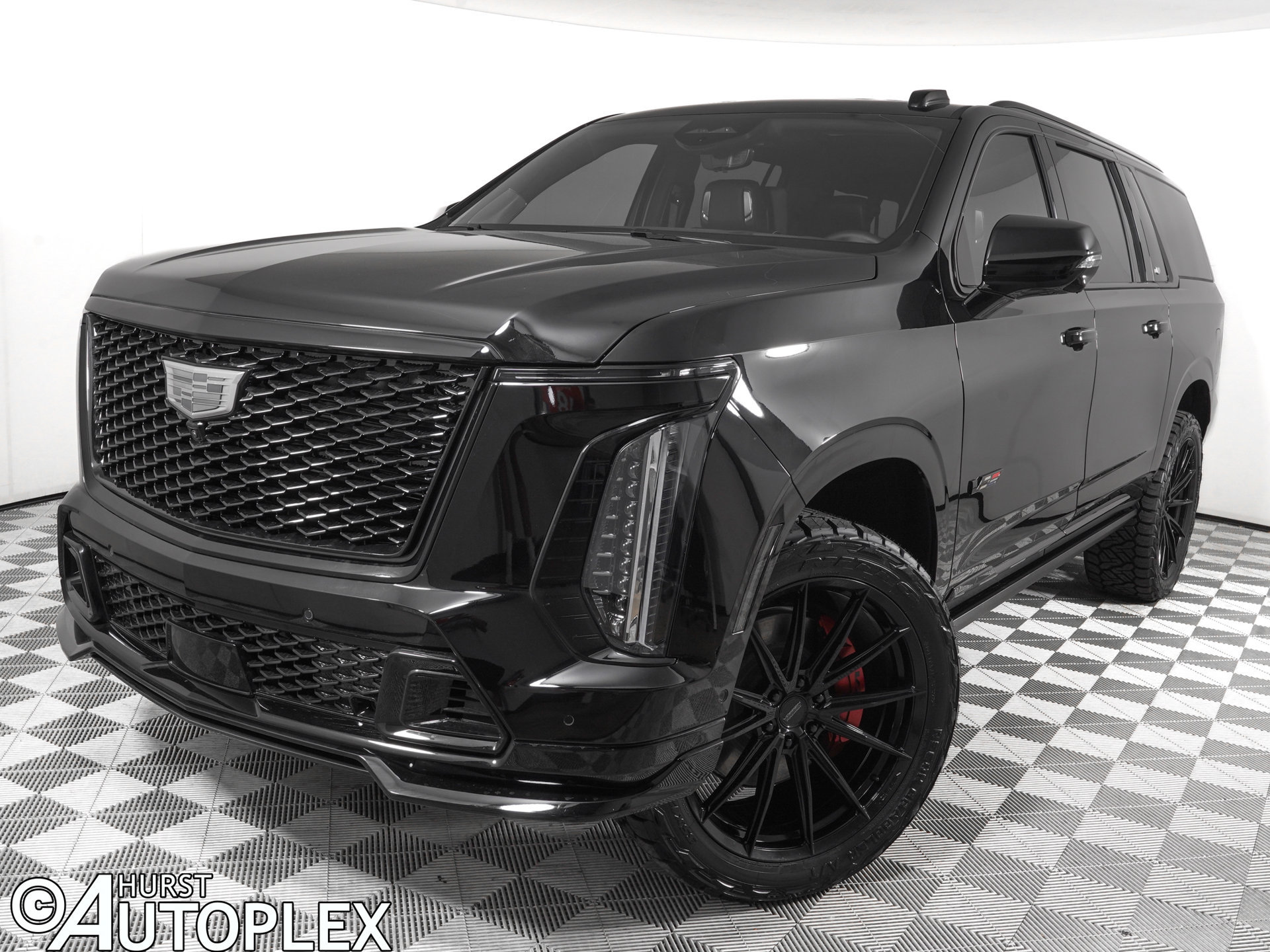 Used 2026 Cadillac Escalade ESV V w/ LPO, ONYX Package AWD/4WD image 1