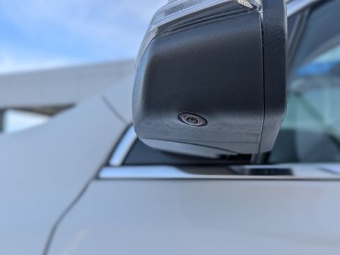 Used 2020 GMC Acadia Denali w/ Denali Ultimate Package image 17