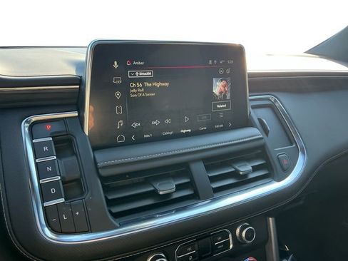 Used 2023 GMC Yukon XL SLT w/ SLT Premium Package image 21