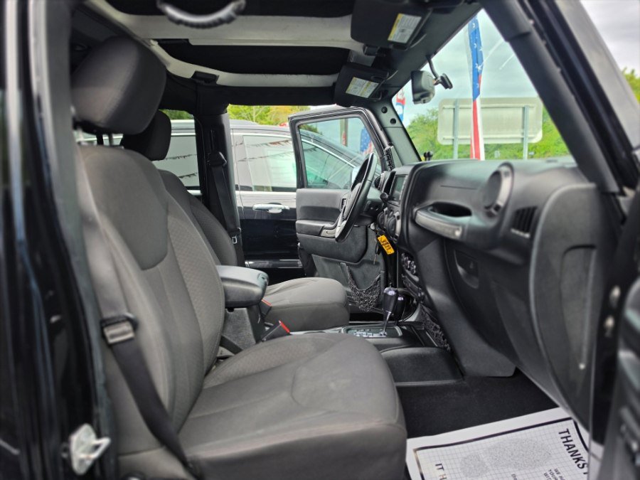 Used 2018 Jeep Wrangler Unlimited Sport AWD/4WD image 26