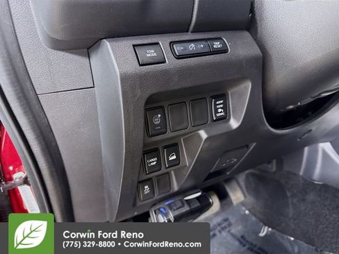 Used 2022 Nissan Frontier SV w/ SV Premium Package image 38