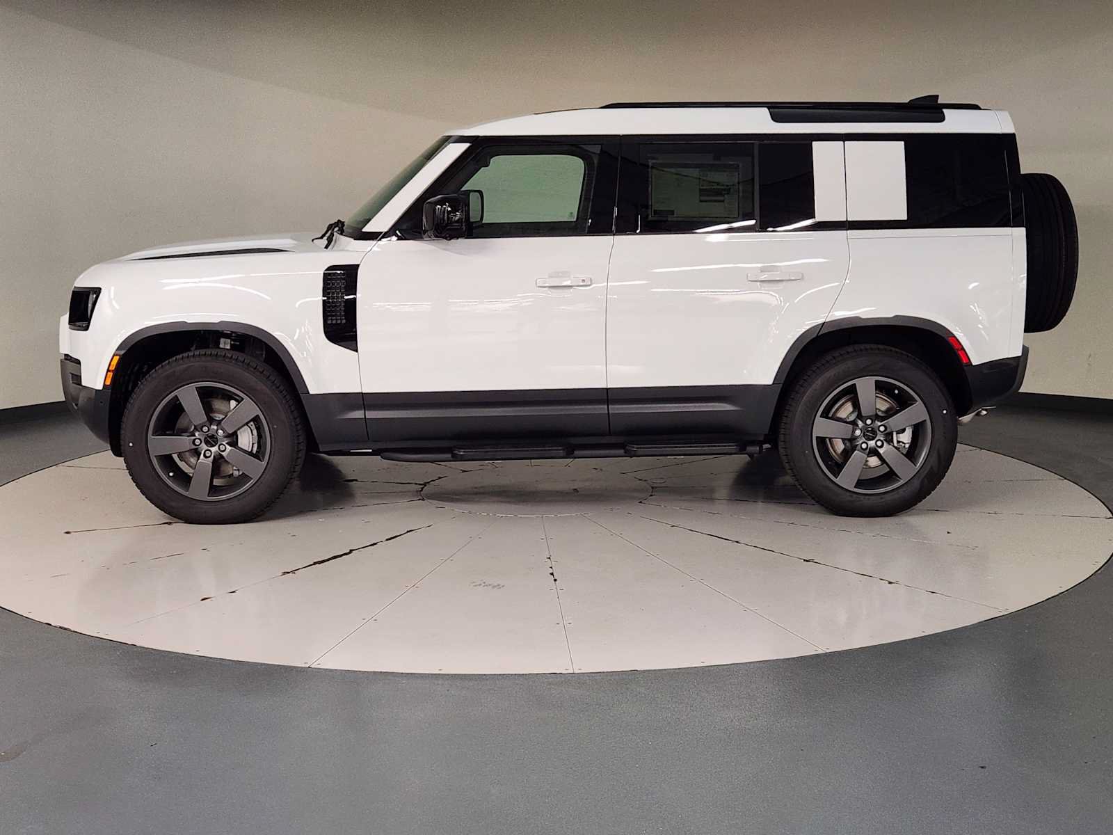 New 2026 Land Rover Defender 110 S AWD/4WD image 5