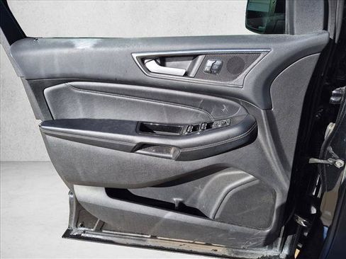 Used 2016 Ford Edge Titanium w/ Technology Package FWD image 14