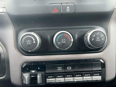 Used 2024 RAM 3500 Big Horn image 15