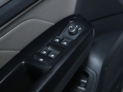 Certified 2021 Volkswagen Atlas Cross Sport SEL image 17