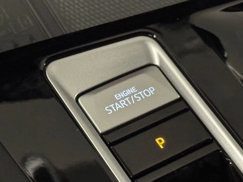 New 2026 Volkswagen Atlas Cross Sport SE image 13