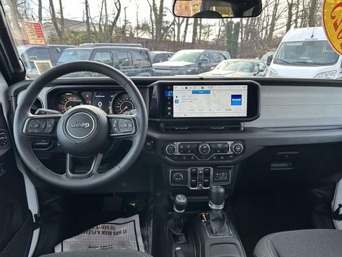 Used 2025 Jeep Wrangler Sport S image 20