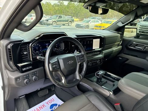 Used 2023 Chevrolet Silverado 1500 ZR2 w/ Technology Package image 10