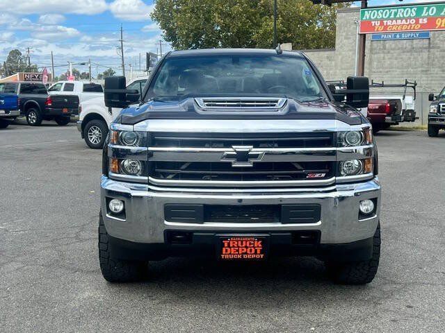 Used 2018 Chevrolet Silverado 2500 LT w/ LT Convenience Package AWD/4WD image 3