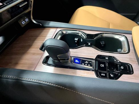 Used 2026 Lexus RX 350h w/ Convenience Package image 17