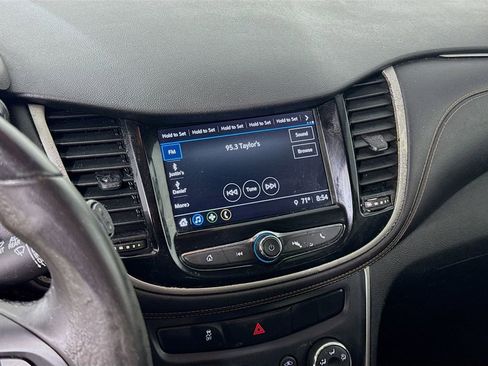 Used 2018 Chevrolet Trax LT w/ LT Convenience Package image 15