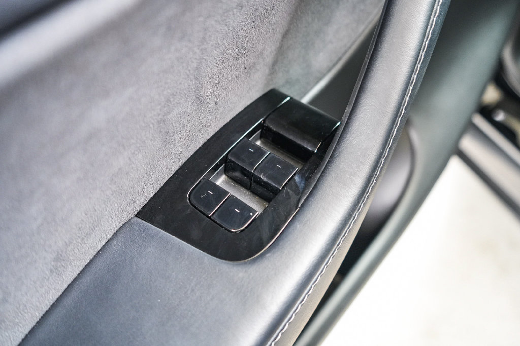 Used 2021 Tesla Model Y Long Range AWD/4WD image 17