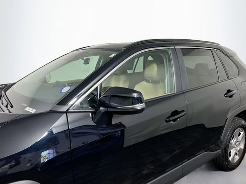 Used 2025 Toyota RAV4 XLE w/ Convenience Package FWD image 12