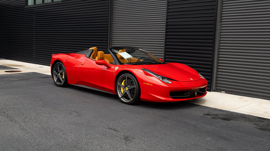 Used 2015 Ferrari 458 Spider RWD image 2