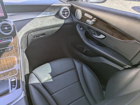 Used 2021 Mercedes-Benz GLC 300 GLC 300 w/ Multimedia Package image 21